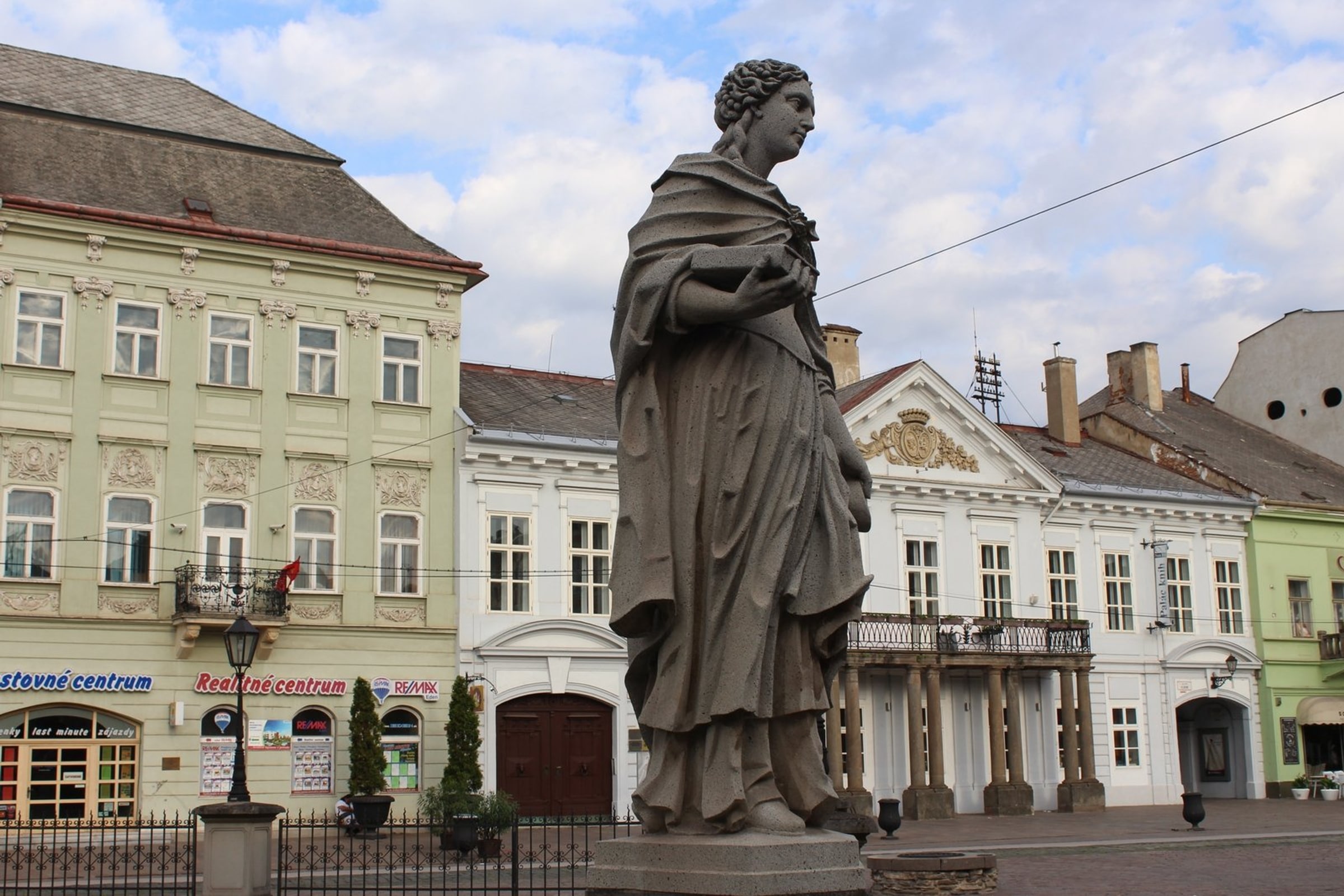Castles, Caves & Cable Cars: 8-Day Slovakia Grand Circuit